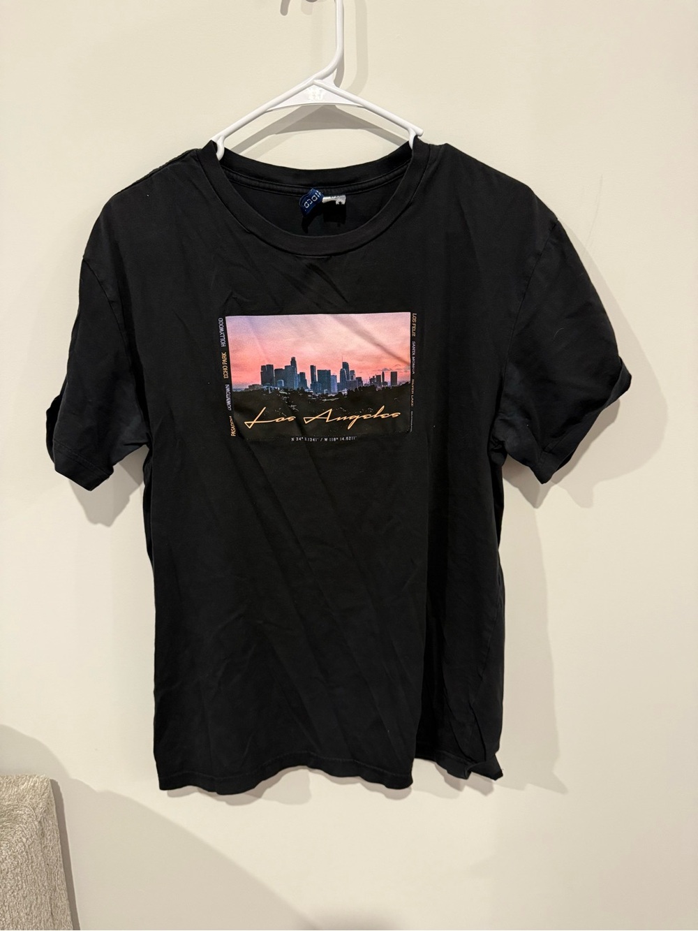 Los Angeles Skyline Graphic Tee - Black